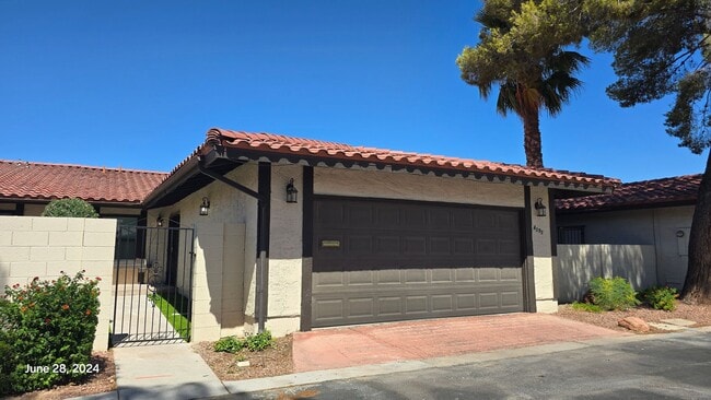 Primary Photo - Stunning 3bed/2bath home nestled in a grea...
