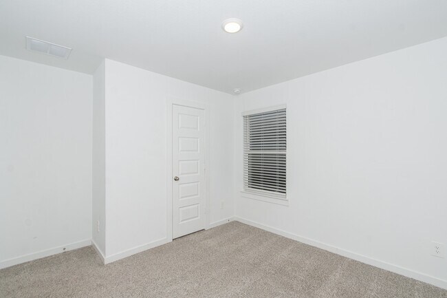 Building Photo - 1630 Fleetwood Xing