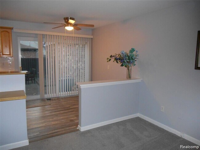 Building Photo - 2130 Wickham St