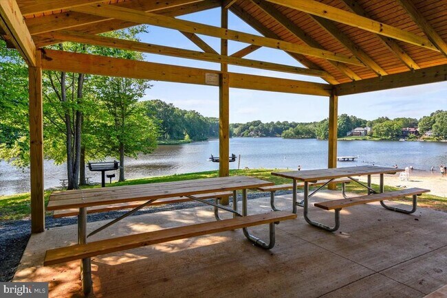 Building Photo - 15385 Windsong Ln