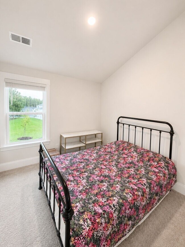 Building Photo - 114 Midmills Ln