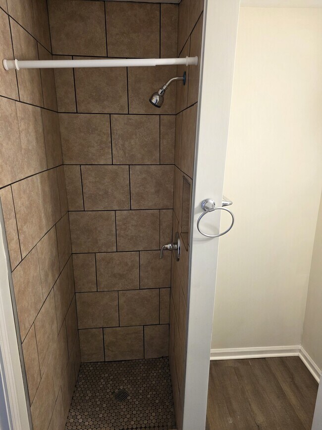 Building Photo - 112 Montgomery Ave