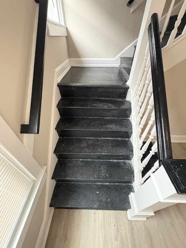 Building Photo - 1018 N Tuxedo St