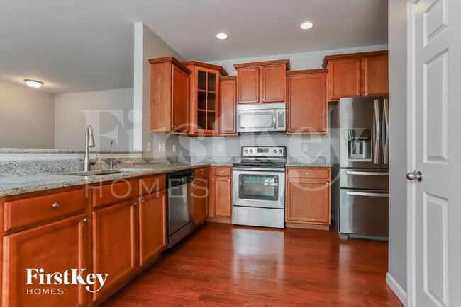 Building Photo - 304 Country Trail Dr