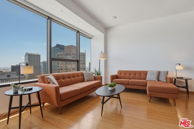 Building Photo - 1100 Wilshire Blvd