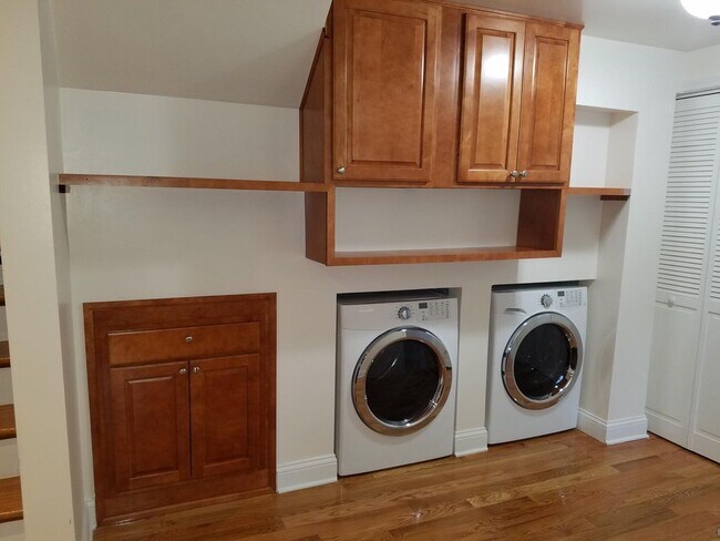 Building Photo - 422 Ridge Rd