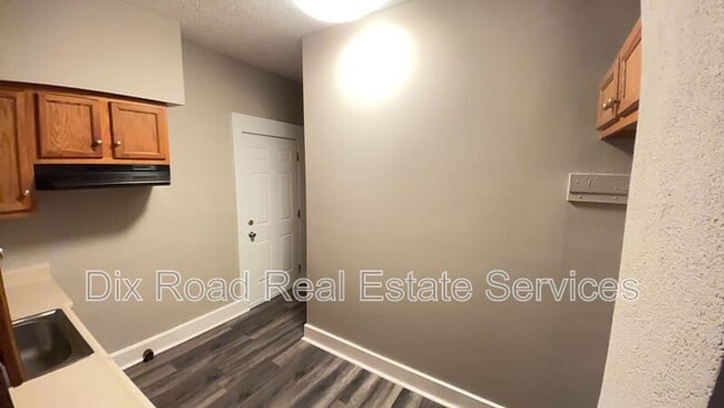 Building Photo - 821 Sixteenth Avenue