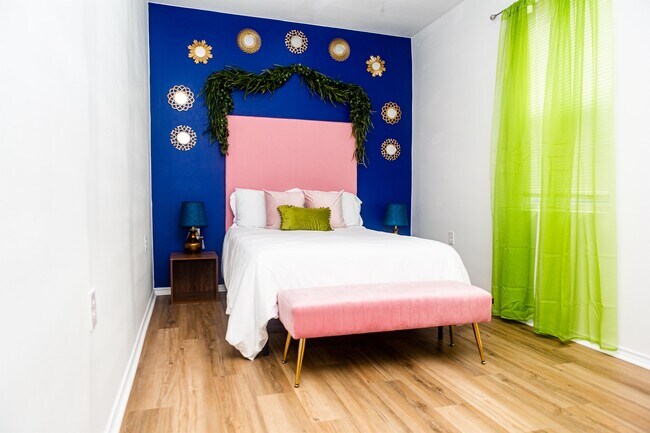 Building Photo - 1933 Industry St