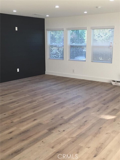 Building Photo - 5439 Agnes Ave