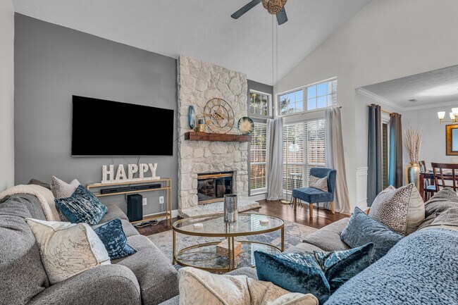 Building Photo - 6450 Bayside N Dr