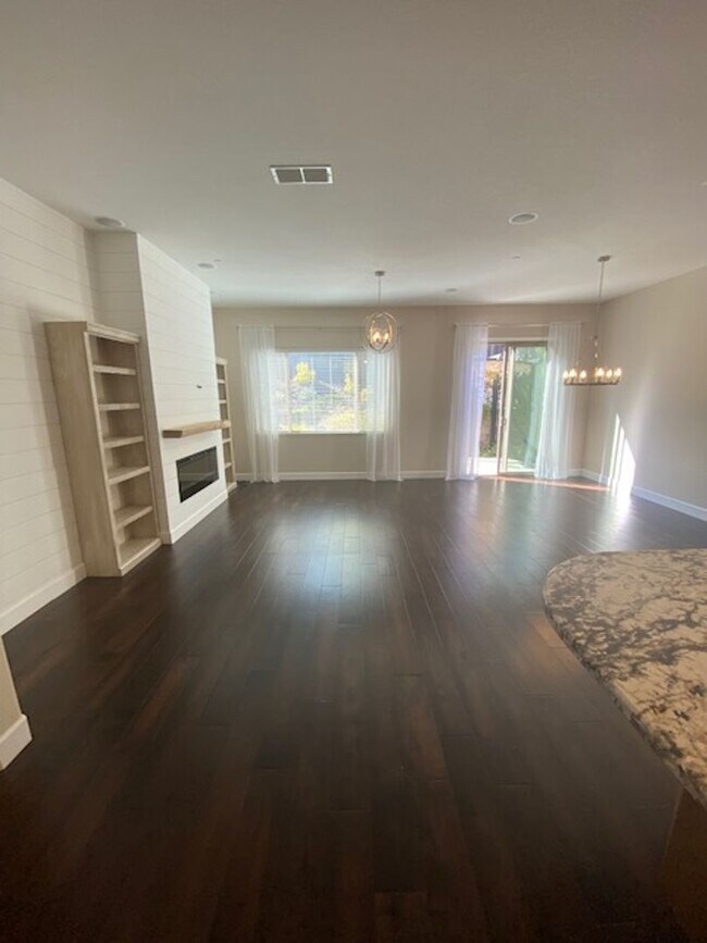 Building Photo - 2256 Ranch View Dr