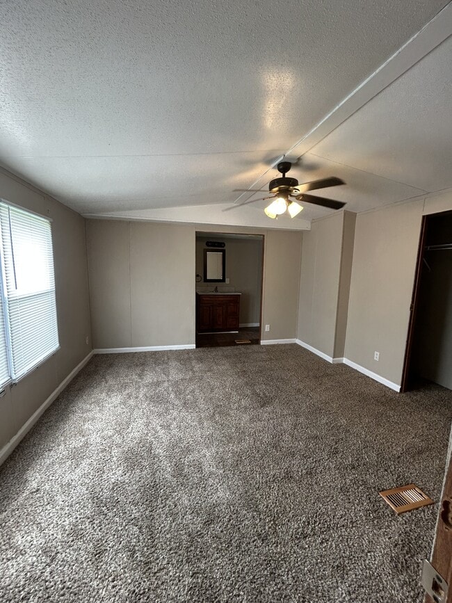 Building Photo - 313 Belew St