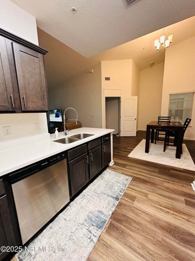 Building Photo - 4966 Key Lime Dr