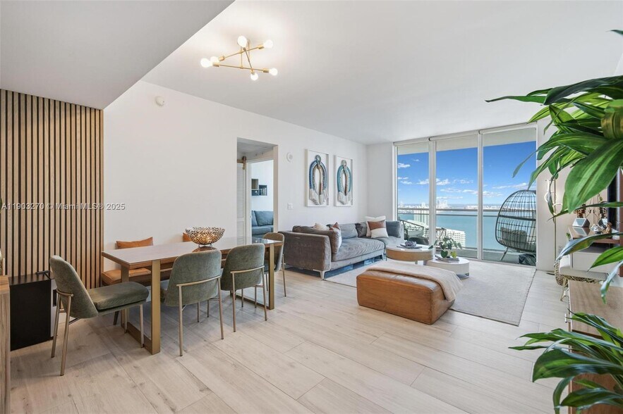 Building Photo - 951 Brickell Ave