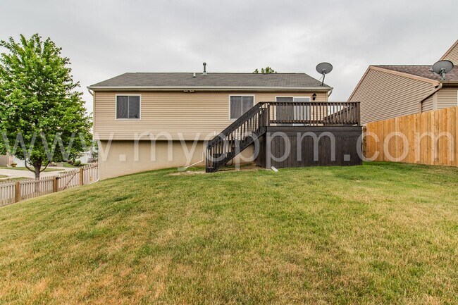 Building Photo - Available NOW! | 3 Bedroom / 2 Bathroom Home | Bennington