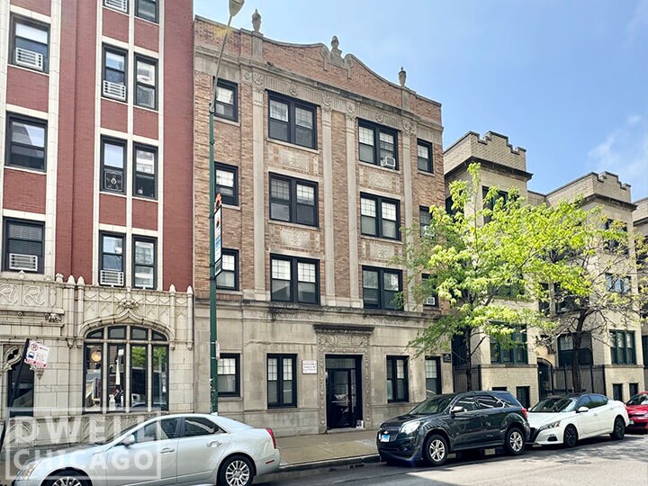 Building Photo - 501 W Belmont Ave