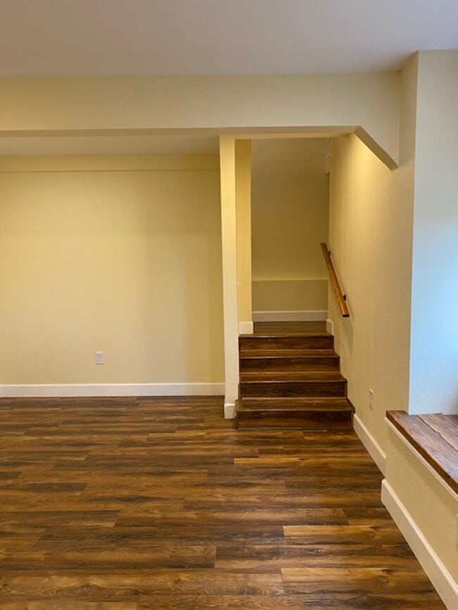 Building Photo - Pine Grove Home