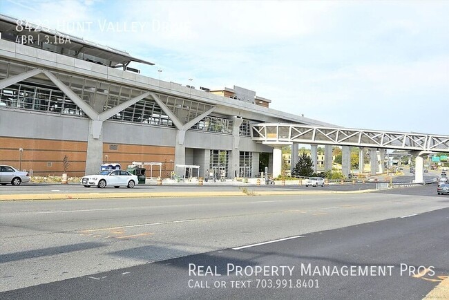 Building Photo - 8423 Hunt Valley Dr