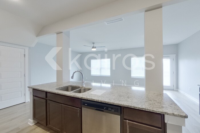 Building Photo - 6405 Upchurch Dr