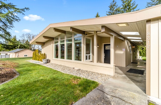 Building Photo - 8317 Vernon Rd