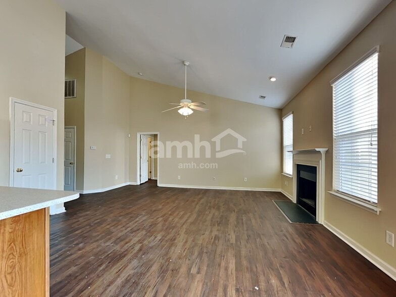 Building Photo - 2993 Nantuckett Ave