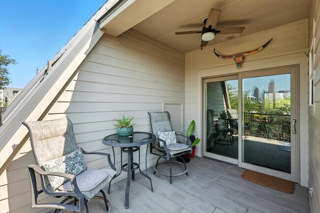 Building Photo - 1500 Pecos St