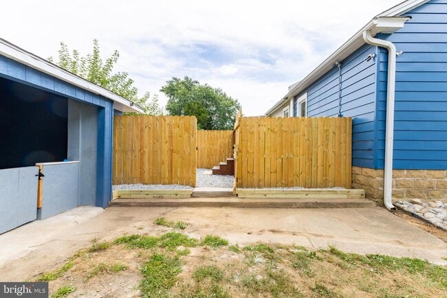 Building Photo - 511 Garfield Ave