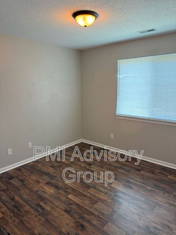 Building Photo - 3328 SE Taurus Ave