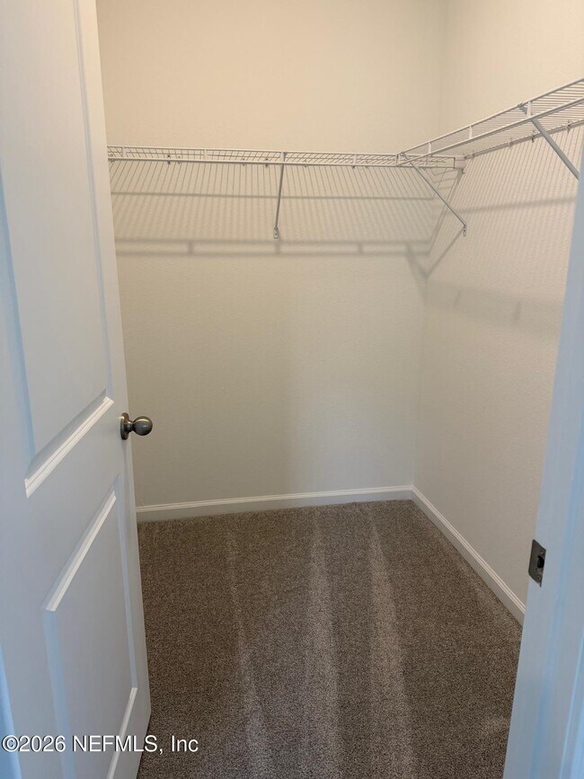 Building Photo - 644 Farmfield Dr