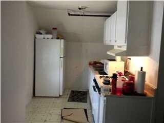 Interior Photo - 204 N Franklin St