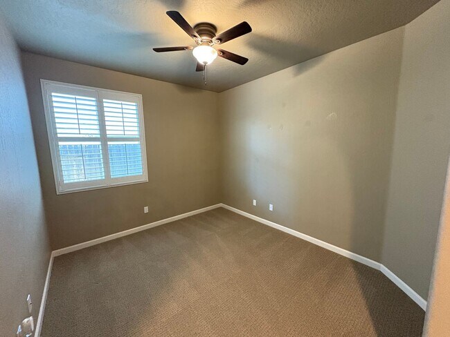 Building Photo - SE Visalia home coming soon!