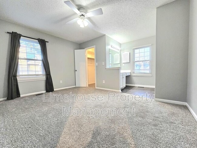 Building Photo - 435 Chatterton Dr