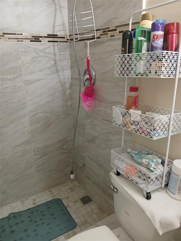 Building Photo - 2916 W Wilder Ave