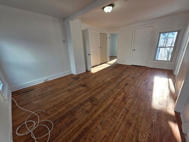 Building Photo - 47 Elmendorf St