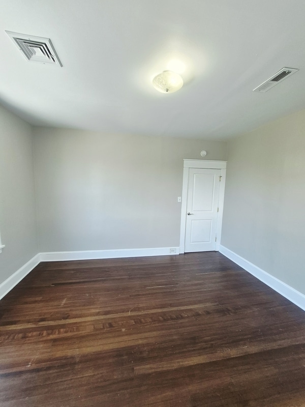 Building Photo - 2113 Barton Ave