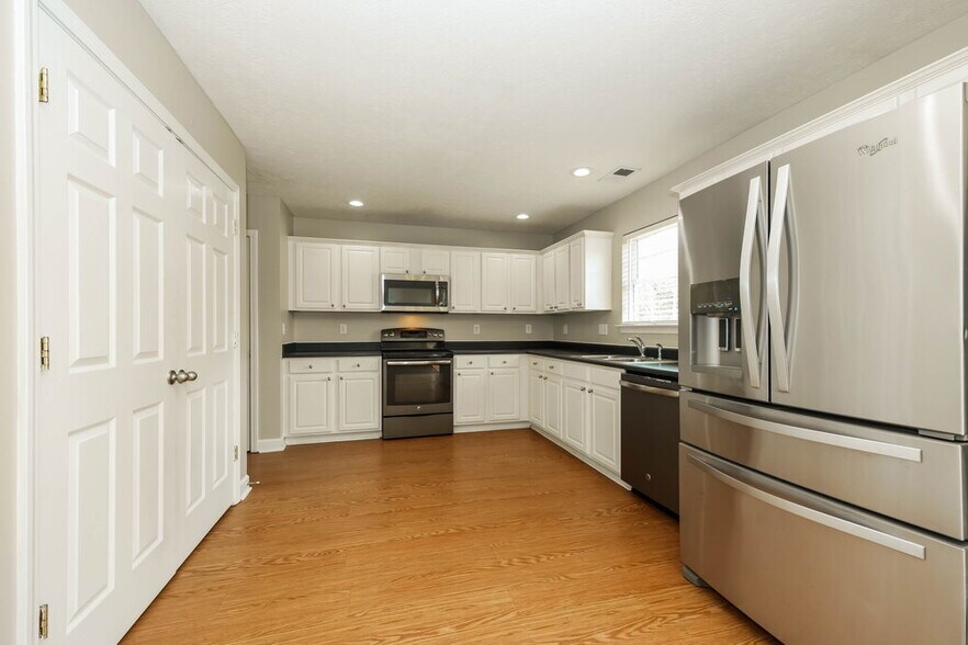 Building Photo - 1031 Lowrey Pl