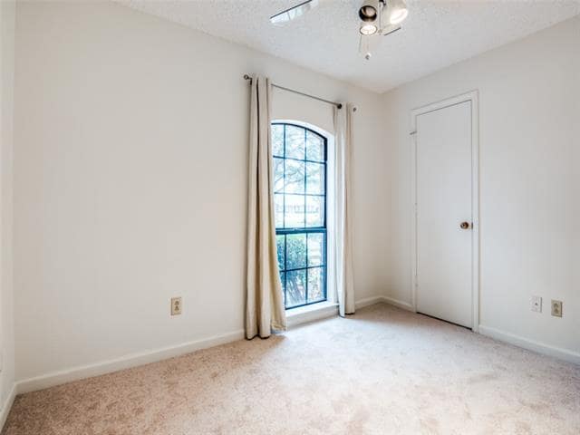 Building Photo - 4525 Ringgold Ln