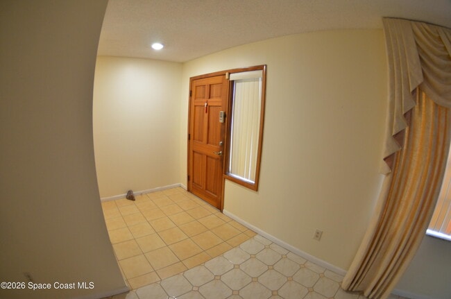 Building Photo - 300 Darrow Ave