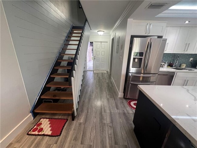 Building Photo - 211 NW 45th Ave