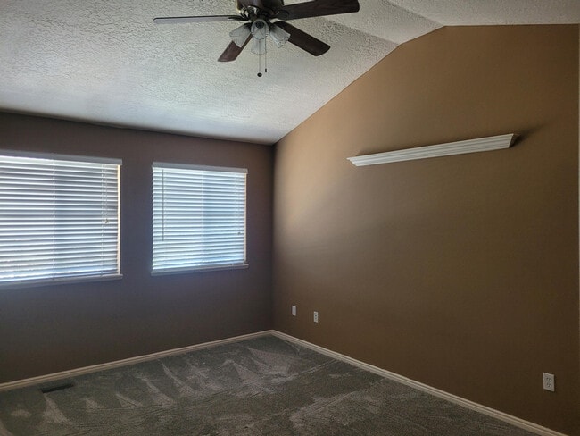 Building Photo - 5555 Geronimo Way