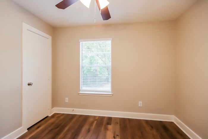 Building Photo - 21928 New Forest