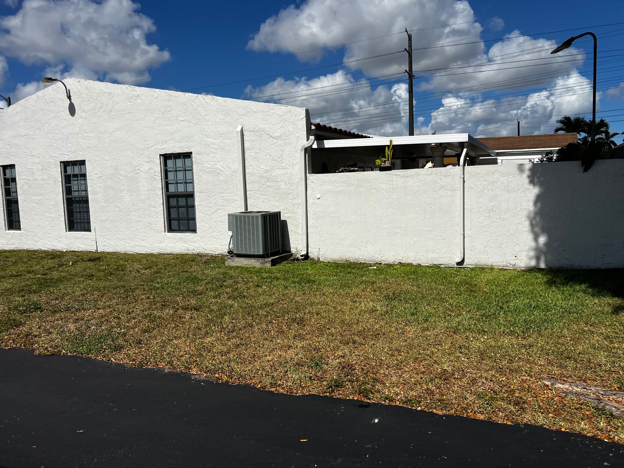 Building Photo - 9466 SW 5th Ln