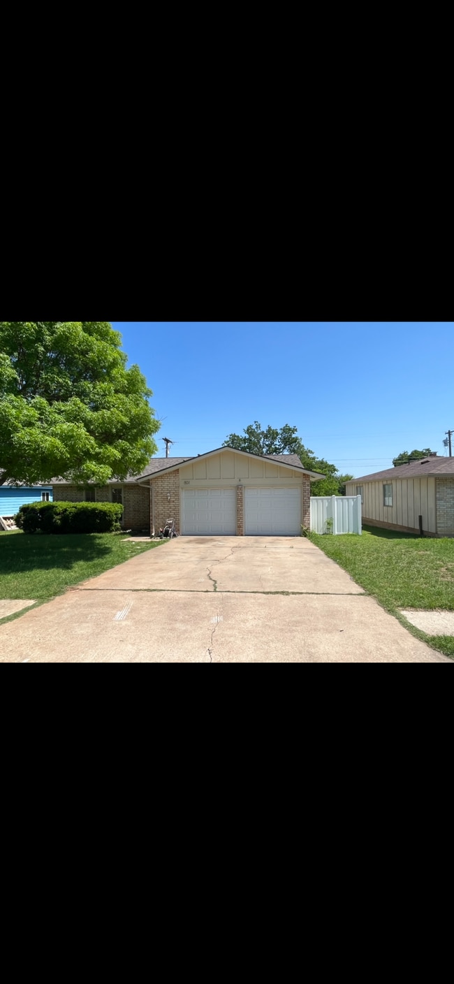 Primary Photo - 801 Cactus Dr