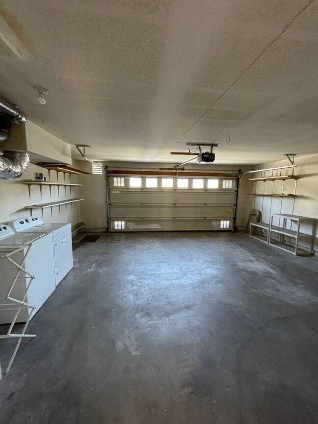 Building Photo - 3/2 Townhouse in Las Palmas UTC/La Jolla