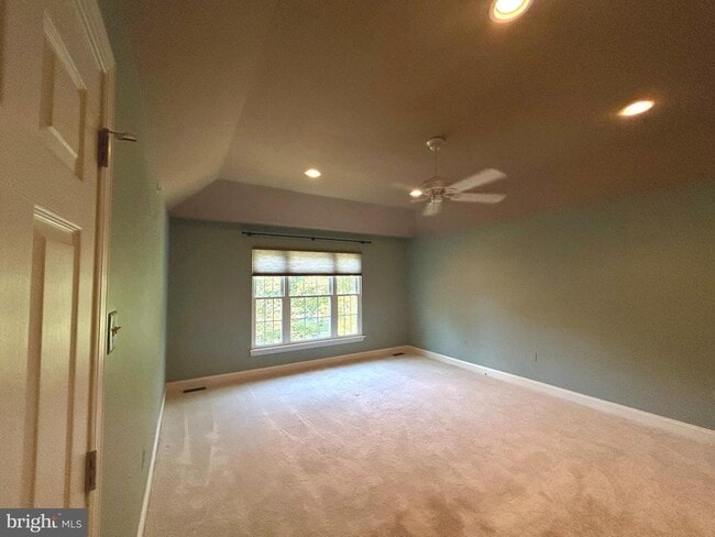 Building Photo - 3879 Charter Club Dr