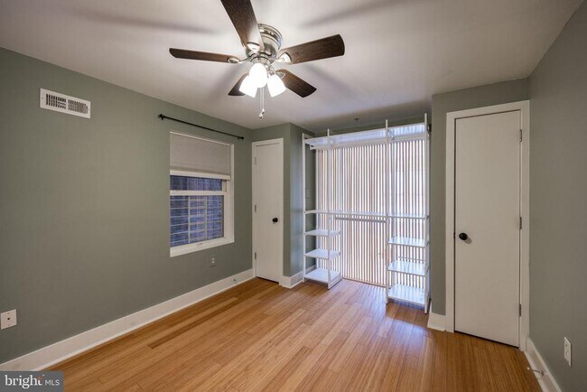 Building Photo - 1814 Christian St