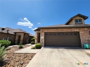 Building Photo - 712 Creekside Cir
