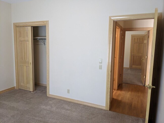 Building Photo - Westside Residence Near Kissing Camels & G...