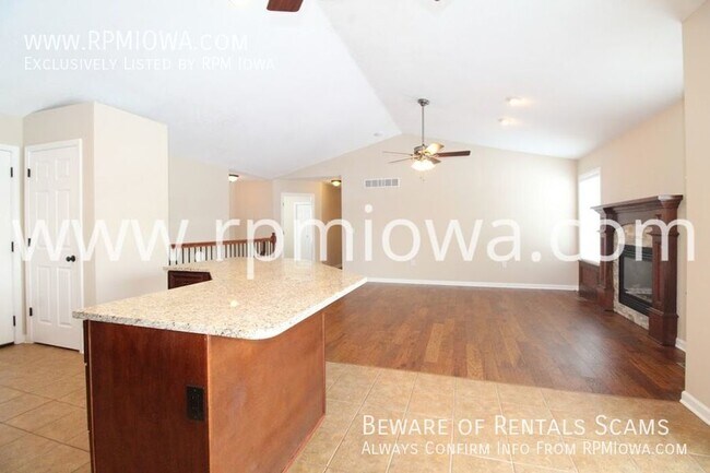 Building Photo - FINISHED BASEMENT!!! 4 Bedroom, 3 Bath Hom...