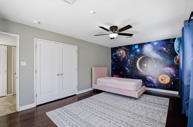 Building Photo - FULLY FURNISHED EXECUTIVE PHOENIX COUNTRY CLUB HOME IN GATED COMMUNITY